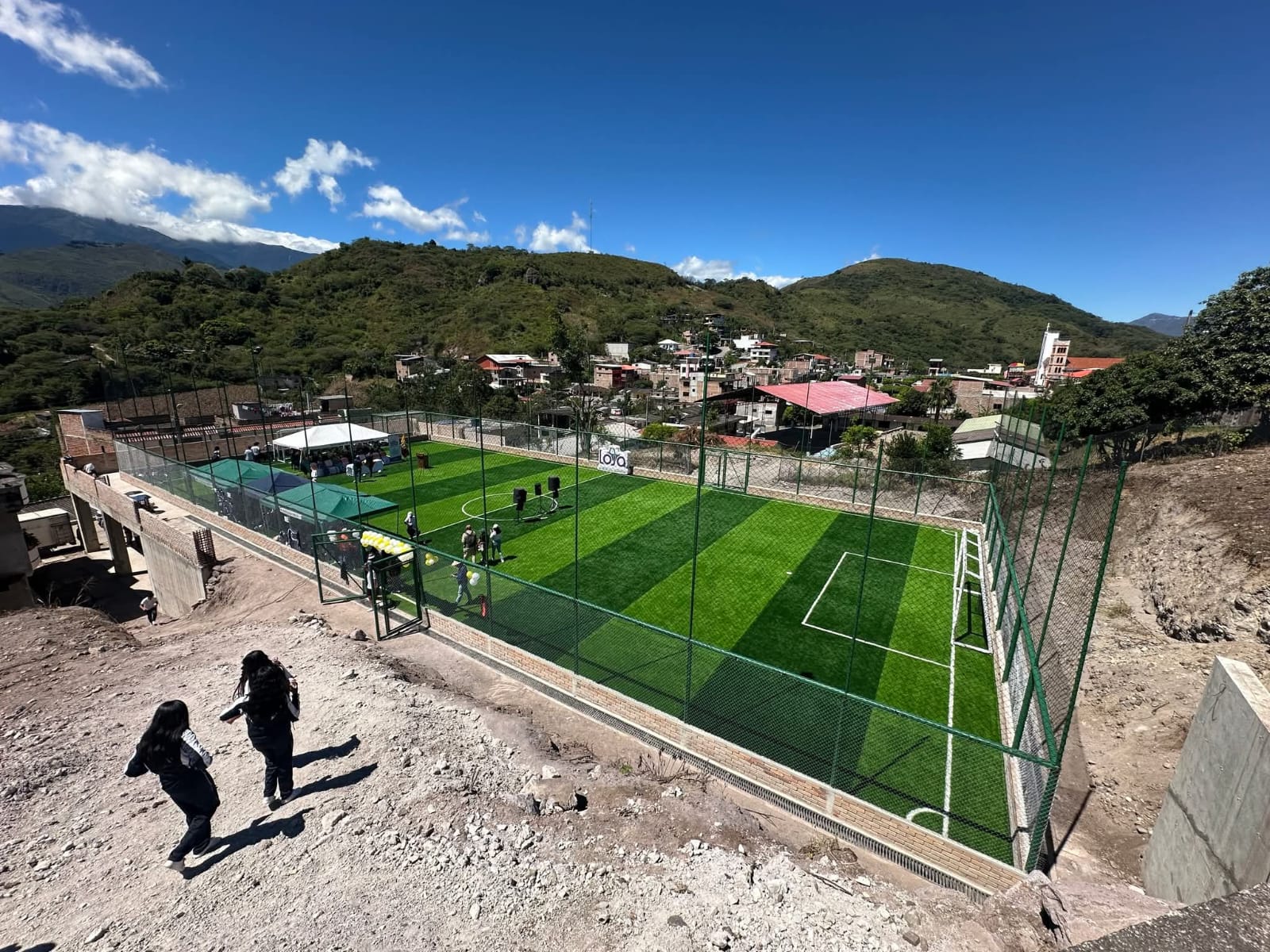 Vista aérea de la nueva cancha en La Naranja, Loja